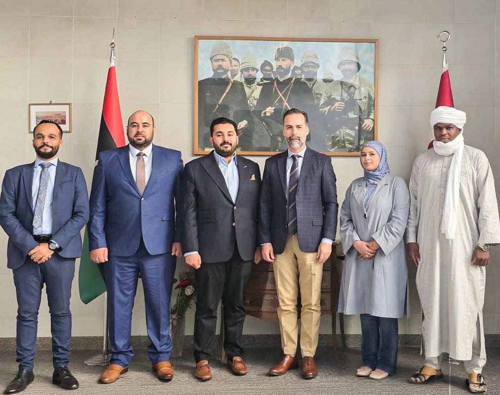 رئيس منتدى حوار الشباب يبحث سبل التعاون المشترك مع السفير التركي لدى ليبيا