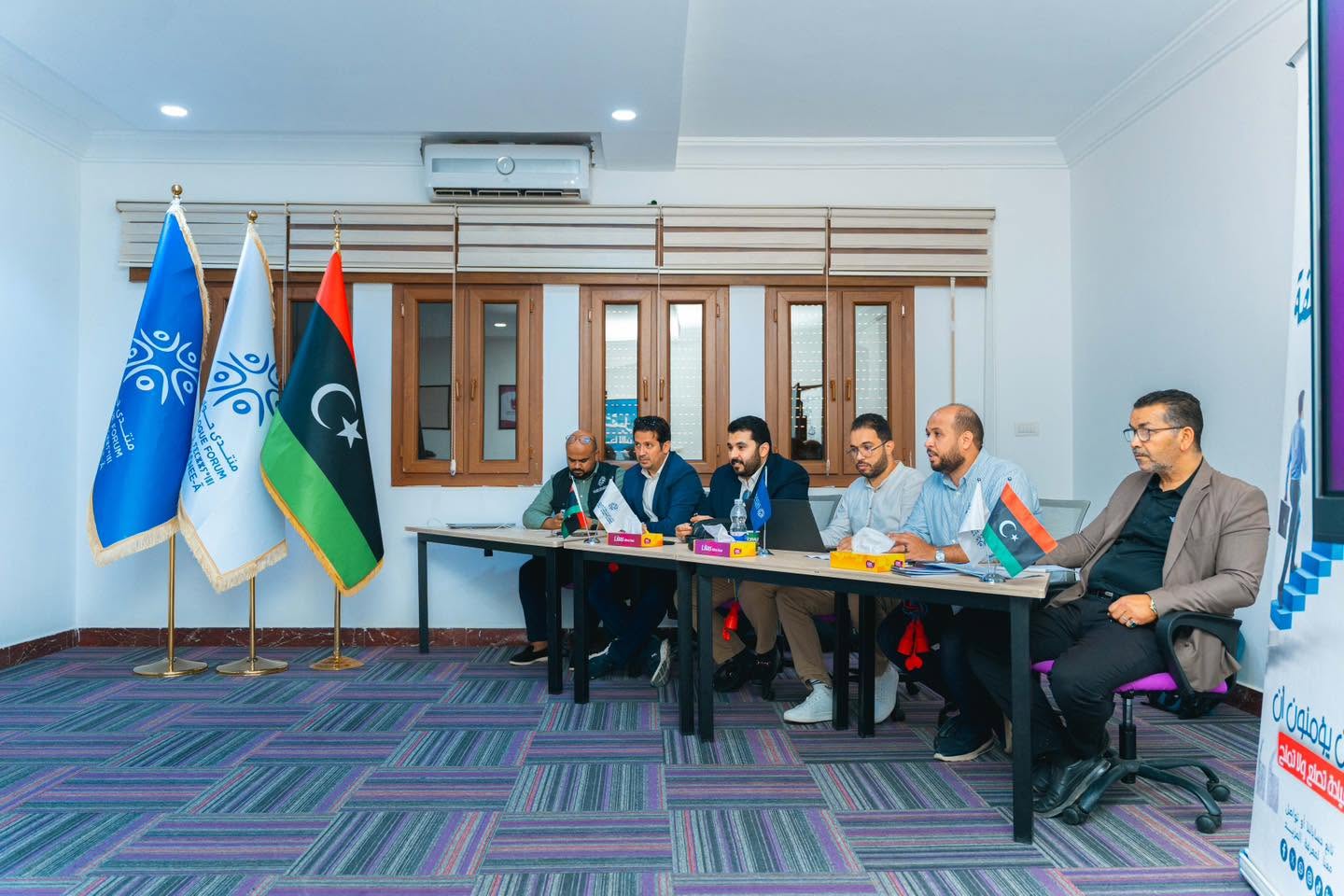 عقد جلسة تقييمية مكثفة لتقييم أداء المدربين ومراجعة محتوى وأفكار الحقائب التدريبية المقترحة